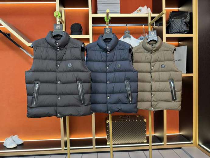 Picture of Moncler Down Jackets _SKUMonclerM-3XLLCn758969